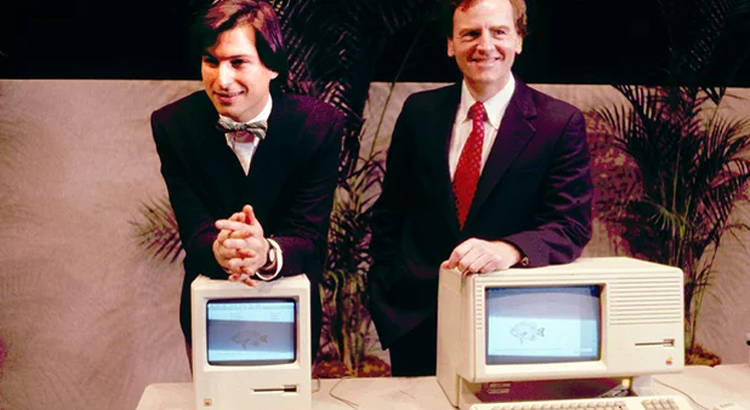 Steve Jobs presenting the first Macintosh 1984 Steve Jobs presenting the first Macintosh 1984