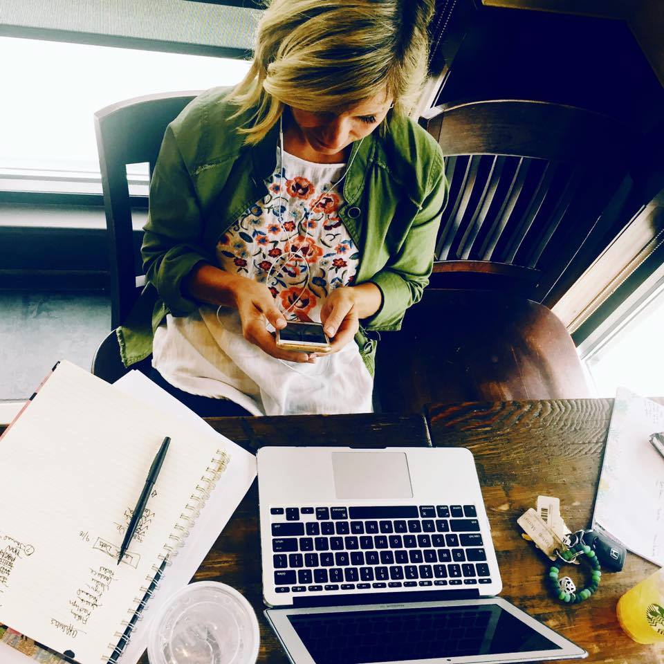 Grit-and-Grace-Digital-Marketing-Roaming-Multitasking